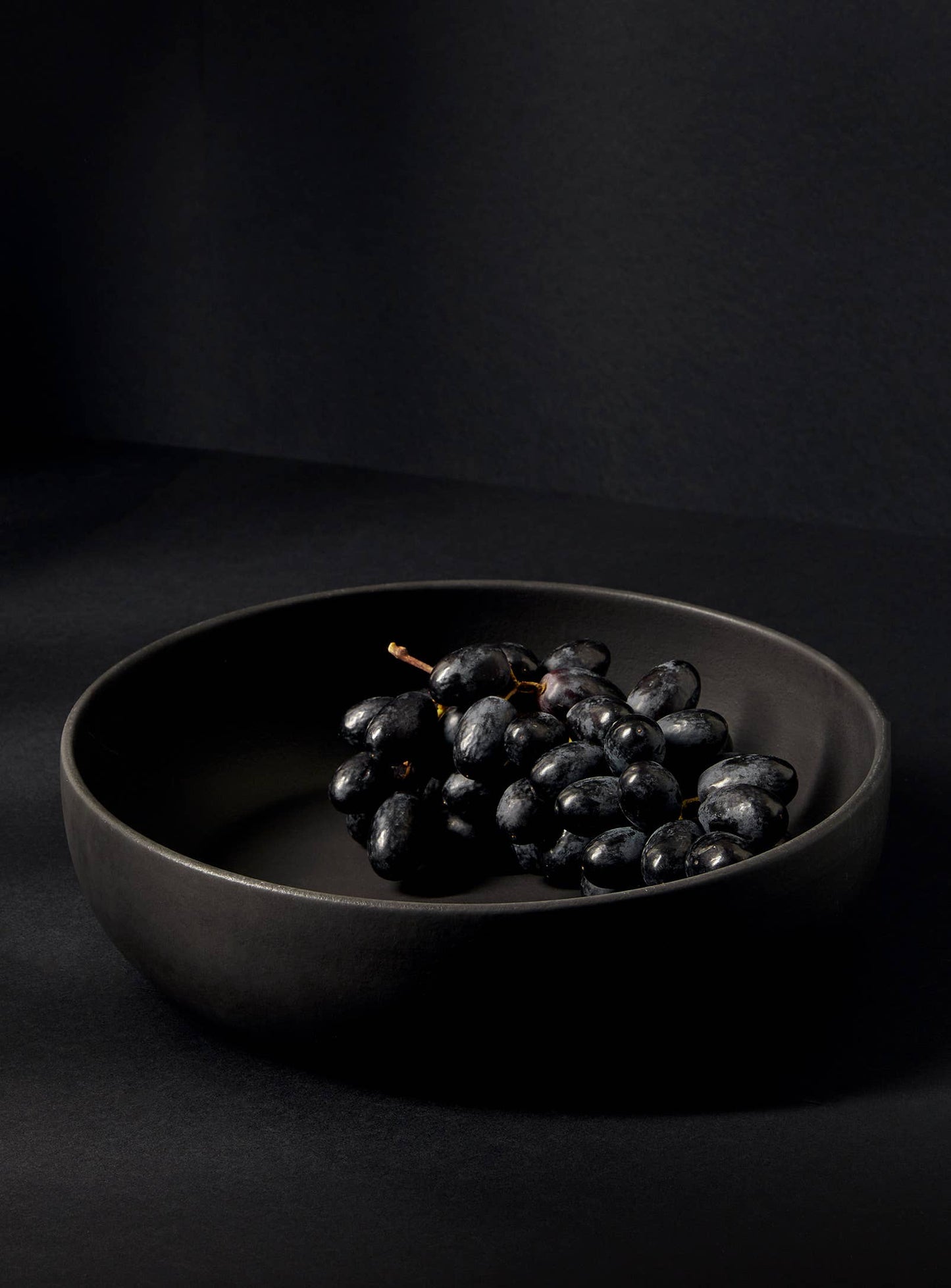 Shallow Stoneware Serving Bowl | EWA 60 oz: Matte Black